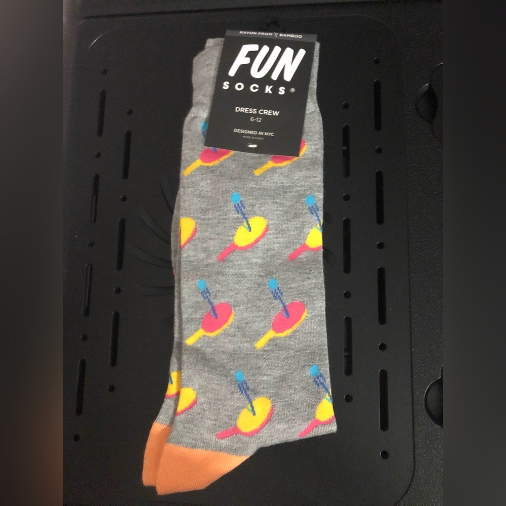 Ping pong lover fun Socks Men’s Gray Novelty Dress Crew Socks